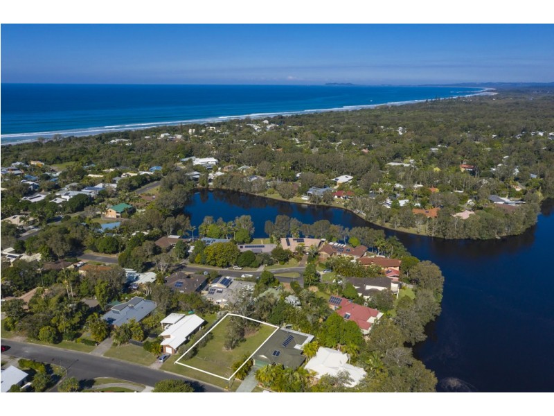 12 Kallaroo Circuit, Ocean Shores NSW 2483