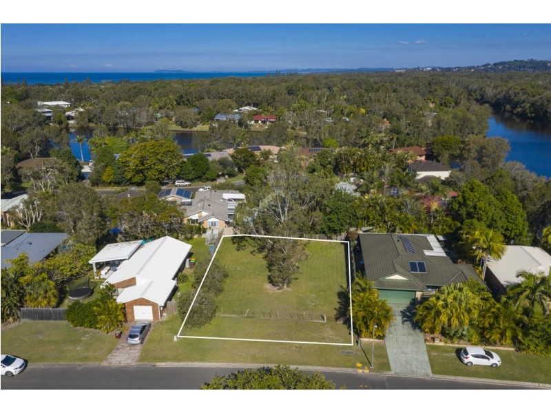 12 Kallaroo Circuit, Ocean Shores NSW 2483