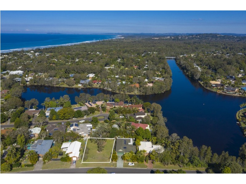 12 Kallaroo Circuit, Ocean Shores NSW 2483