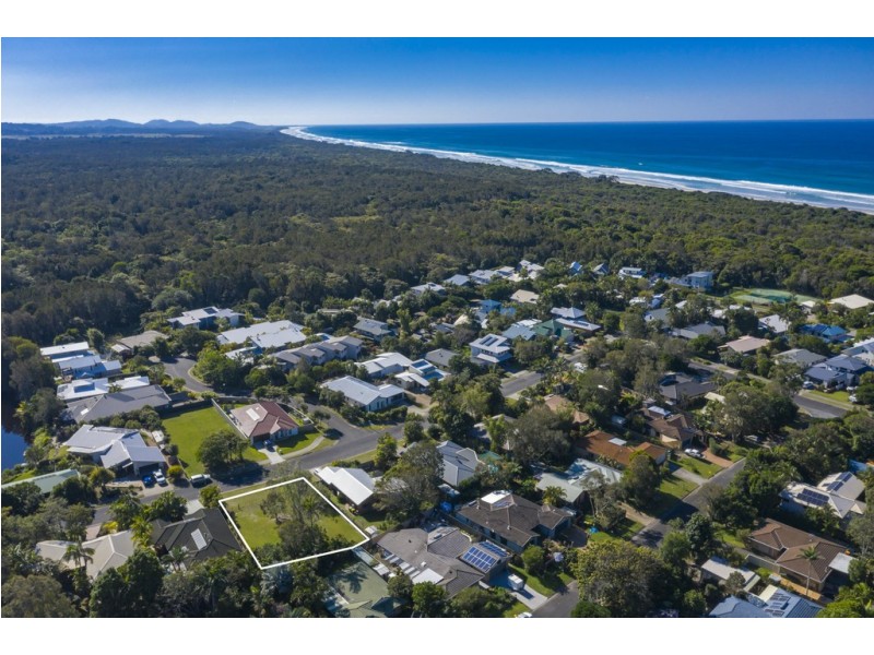 12 Kallaroo Circuit, Ocean Shores NSW 2483