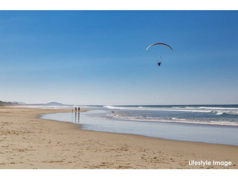 12 Kallaroo Circuit, Ocean Shores NSW 2483