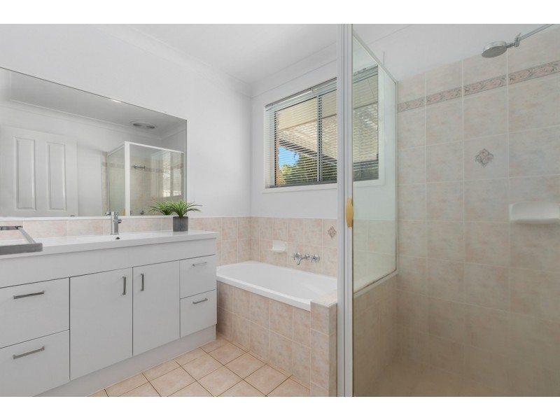 48 Clonakilty Close, Banora Point NSW 2486