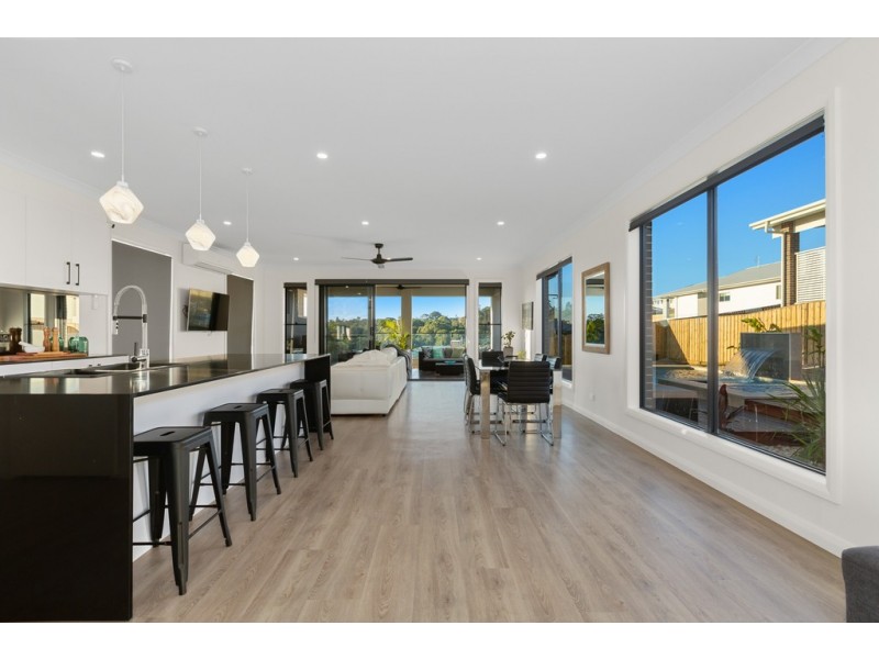 20 Feathertop Street, Banora Point NSW 2486