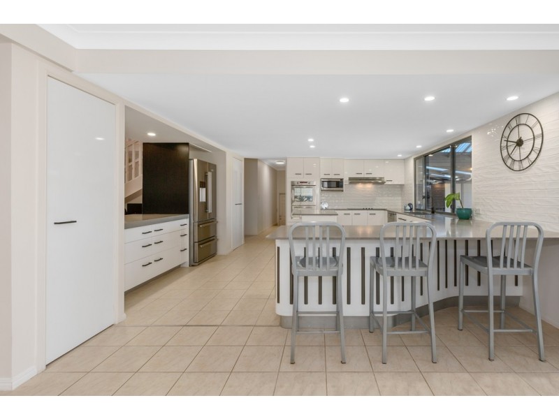 70 Lochlomond Drive, Banora Point NSW 2486