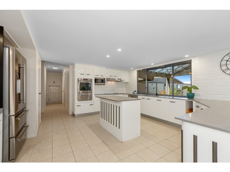 70 Lochlomond Drive, Banora Point NSW 2486