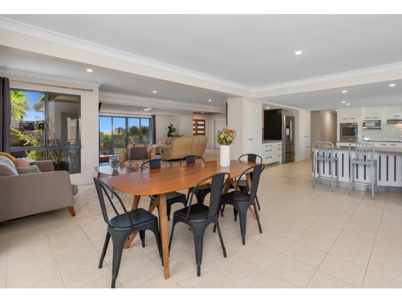 70 Lochlomond Drive, Banora Point NSW 2486