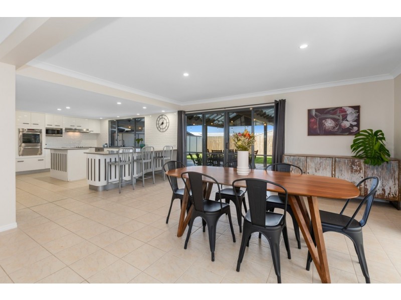 70 Lochlomond Drive, Banora Point NSW 2486