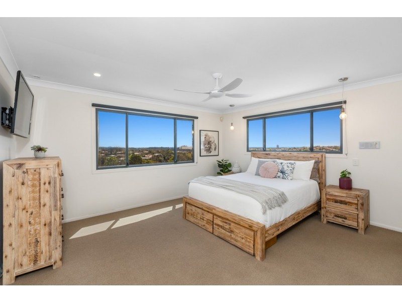 70 Lochlomond Drive, Banora Point NSW 2486