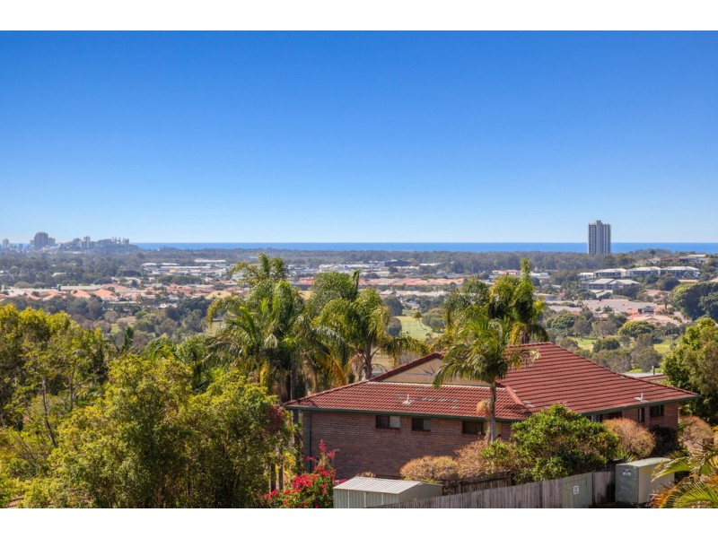 70 Lochlomond Drive, Banora Point NSW 2486