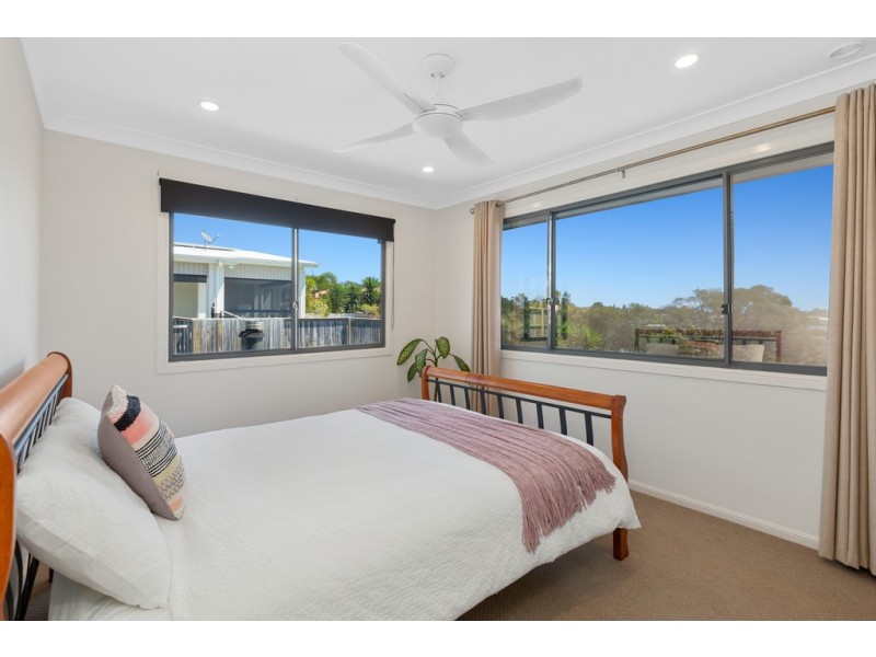 70 Lochlomond Drive, Banora Point NSW 2486