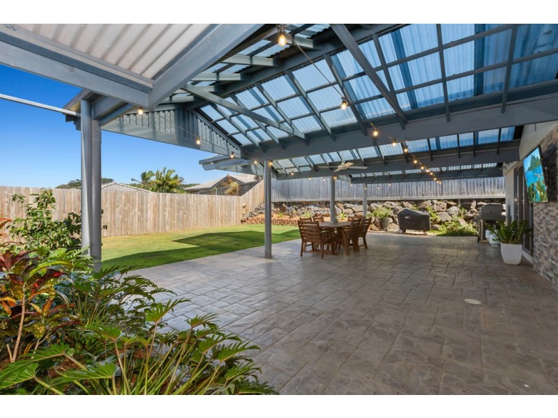 70 Lochlomond Drive, Banora Point NSW 2486