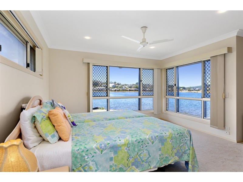 86 Winders Place, Banora Point NSW 2486