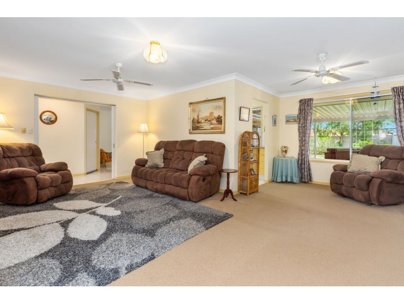 14 Woodlands Drive, Banora Point NSW 2486