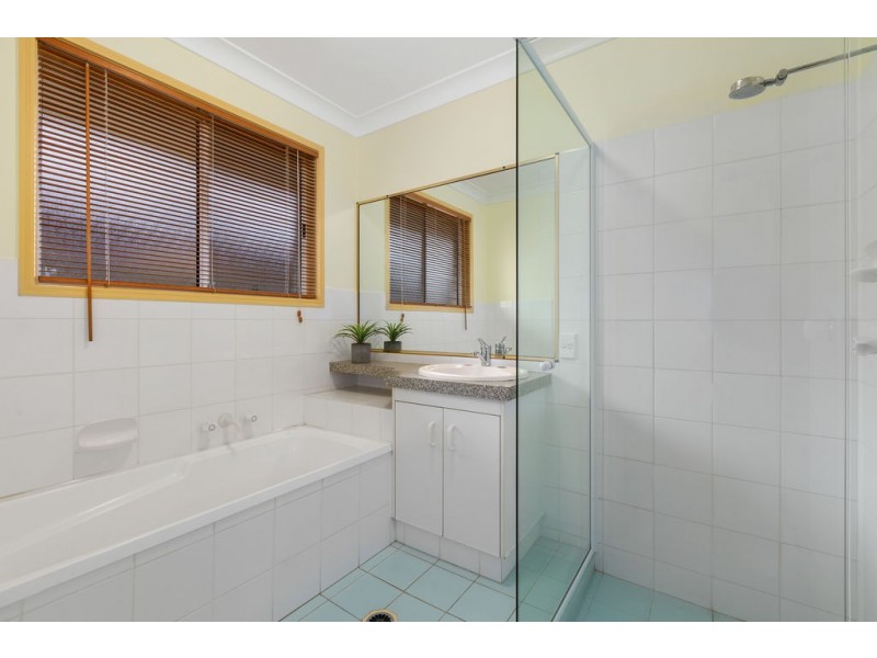 14 Woodlands Drive, Banora Point NSW 2486