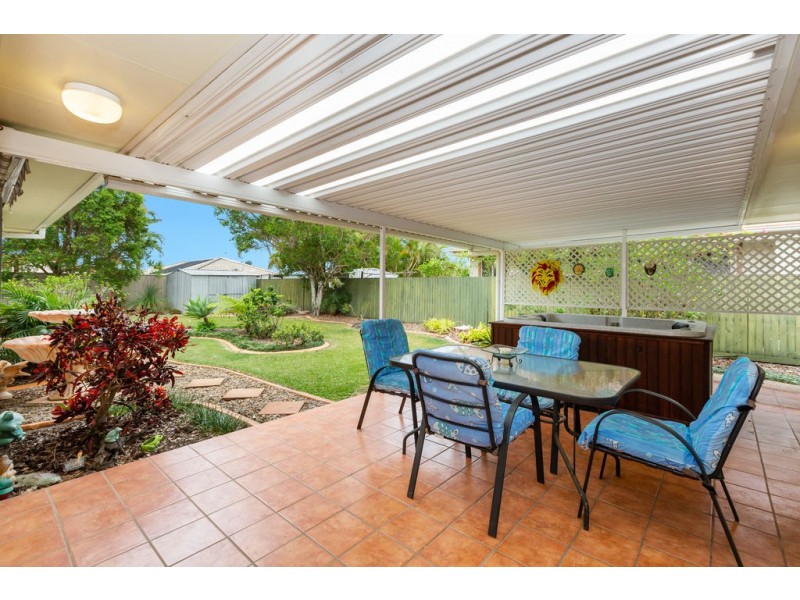 14 Woodlands Drive, Banora Point NSW 2486