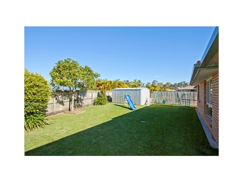 10 Stradbroke Dr, Tweed Heads South NSW 2486