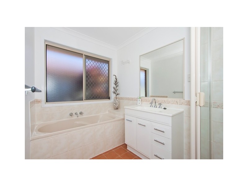 10 Stradbroke Dr, Tweed Heads South NSW 2486