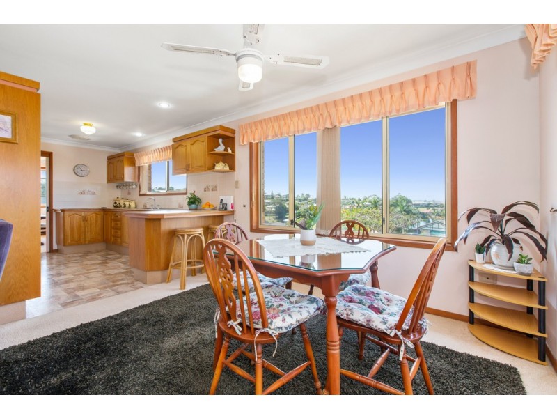 8 Tralee Drive, Banora Point NSW 2486
