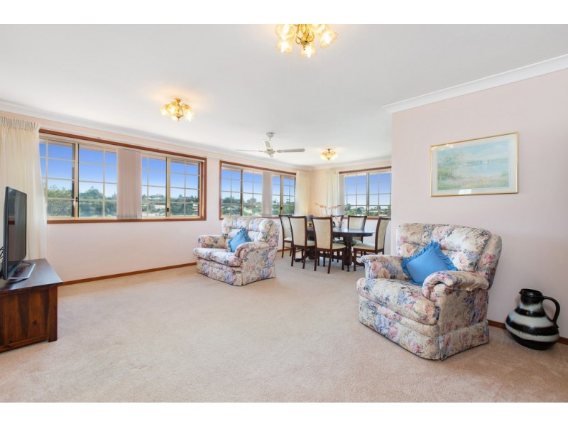 8 Tralee Drive, Banora Point NSW 2486