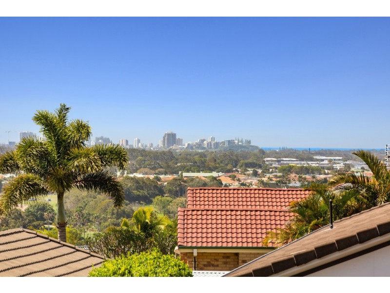8 Tralee Drive, Banora Point NSW 2486