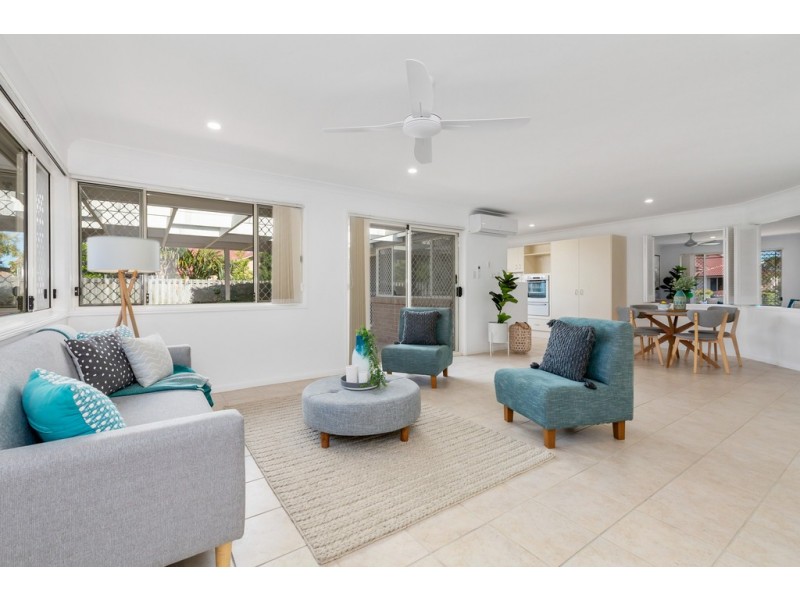 92 Avondale Drive, Banora Point NSW 2486
