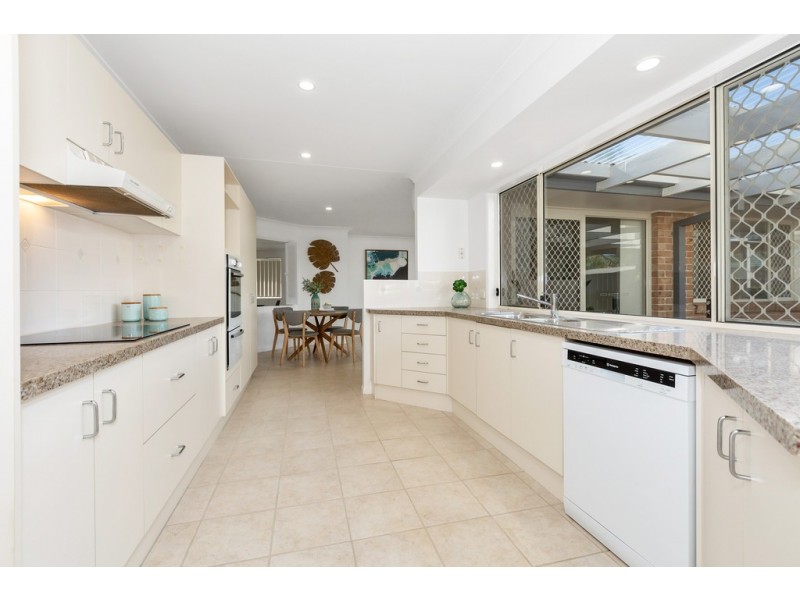 92 Avondale Drive, Banora Point NSW 2486