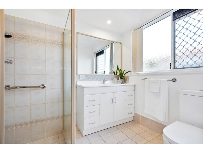 92 Avondale Drive, Banora Point NSW 2486