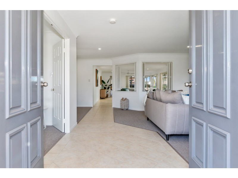 92 Avondale Drive, Banora Point NSW 2486