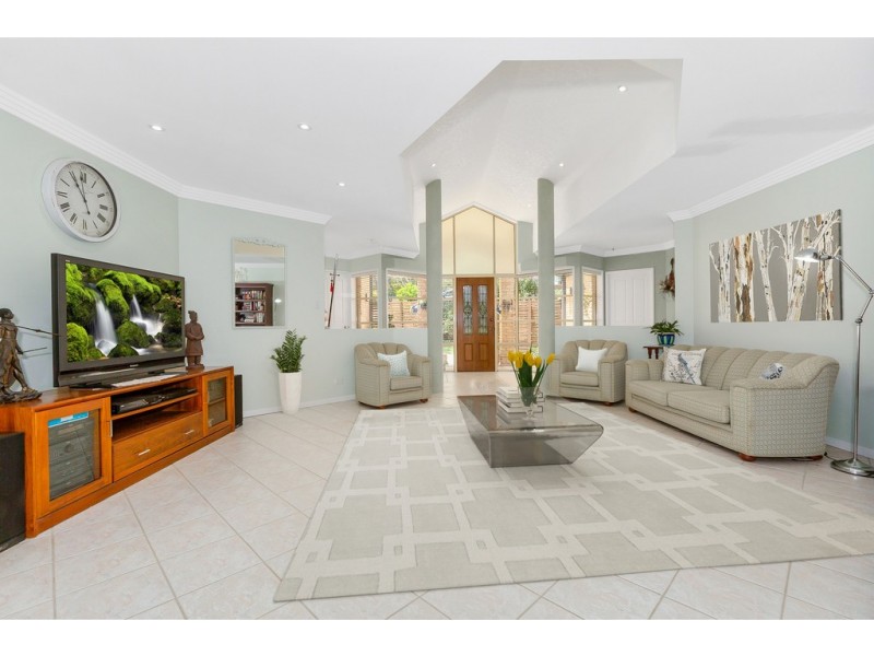 10 Kinross Close, Banora Point NSW 2486