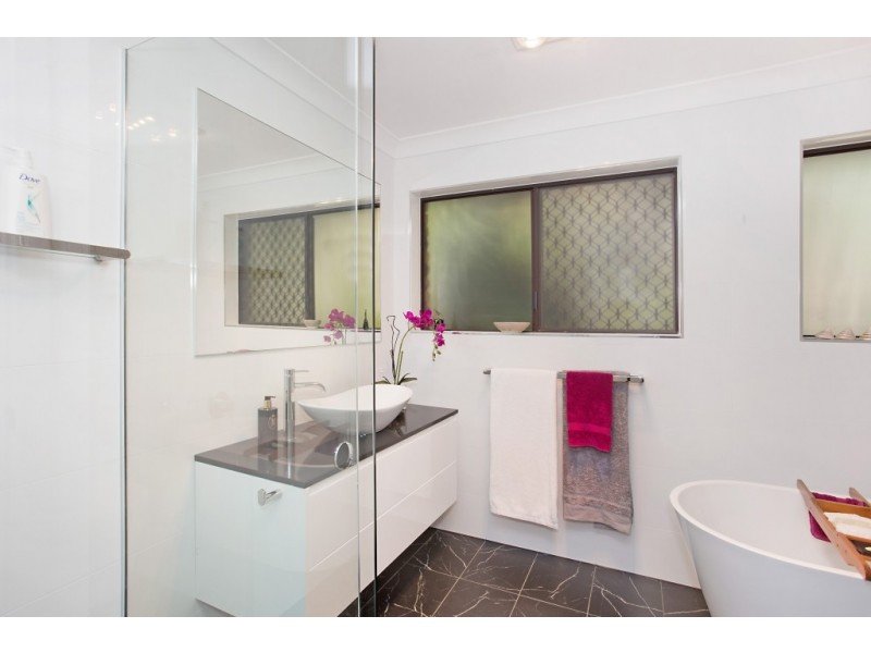 8 Parkes Lane, Terranora NSW 2486