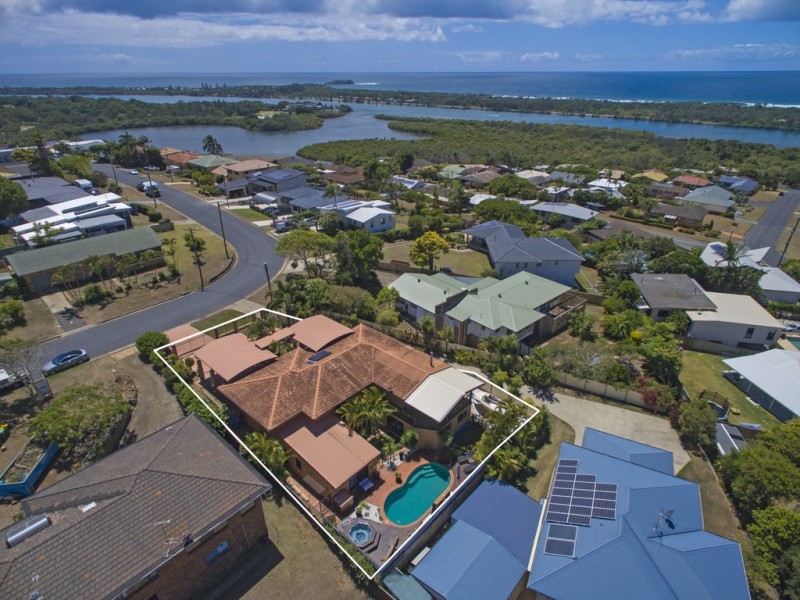 38B Walter Crescent, Banora Point NSW 2486