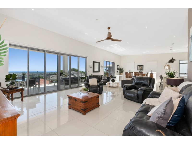 44A Lochlomond Drive, Banora Point NSW 2486