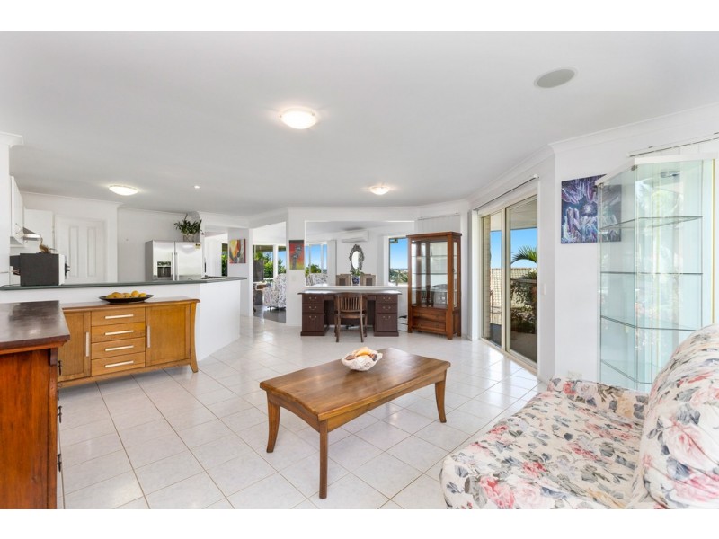 6 Kerry Court, Banora Point NSW 2486