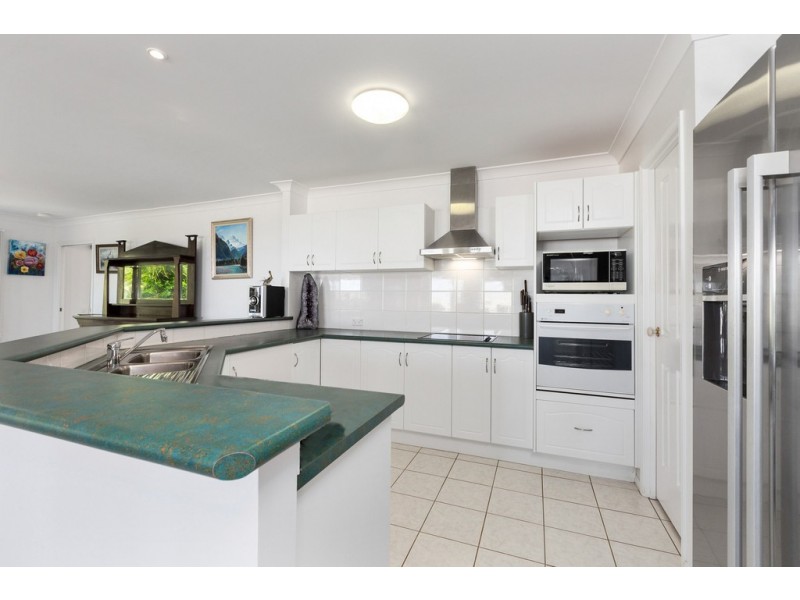 6 Kerry Court, Banora Point NSW 2486