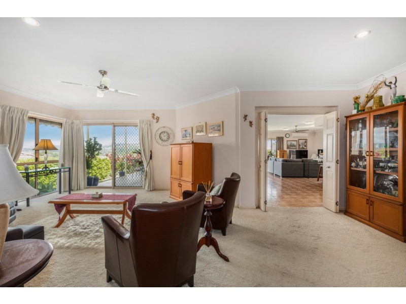 16 Champagne Drive, Tweed Heads South NSW 2486