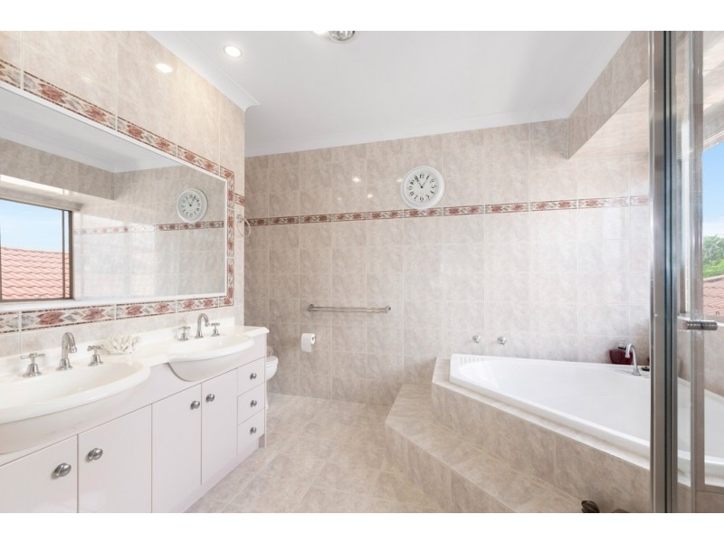 16 Champagne Drive, Tweed Heads South NSW 2486