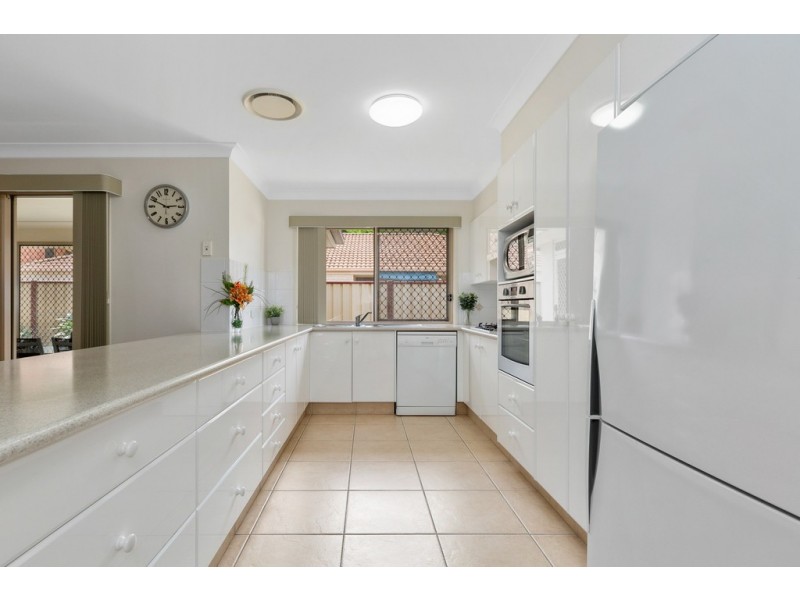 2/155 Botanical Circuit, Banora Point NSW 2486