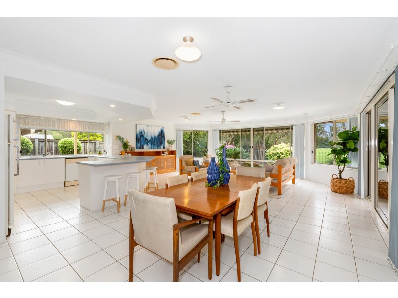 25 Foxhill Place, Banora Point NSW 2486