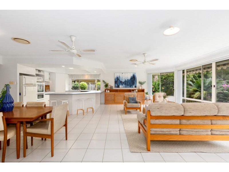 25 Foxhill Place, Banora Point NSW 2486