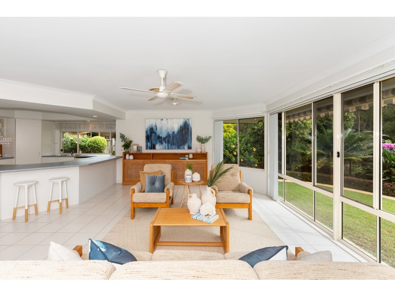 25 Foxhill Place, Banora Point NSW 2486