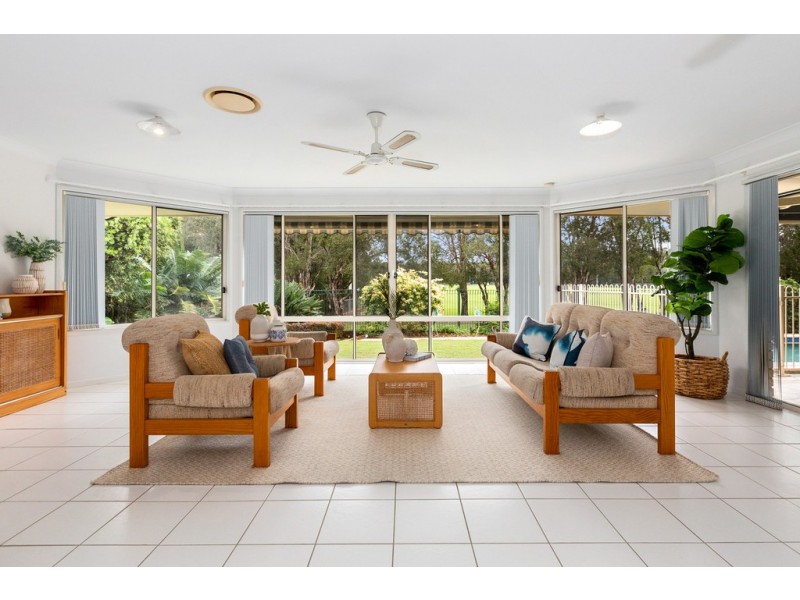 25 Foxhill Place, Banora Point NSW 2486