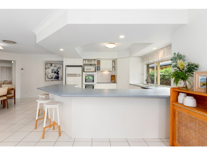 25 Foxhill Place, Banora Point NSW 2486