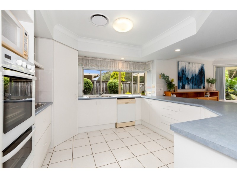 25 Foxhill Place, Banora Point NSW 2486