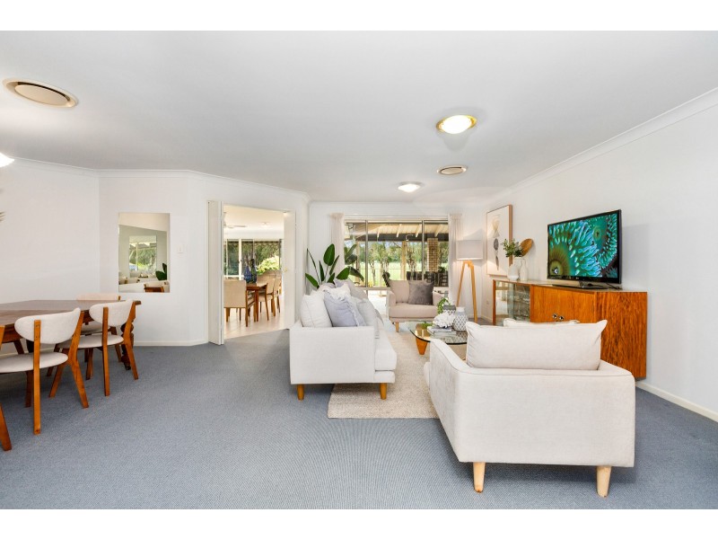 25 Foxhill Place, Banora Point NSW 2486