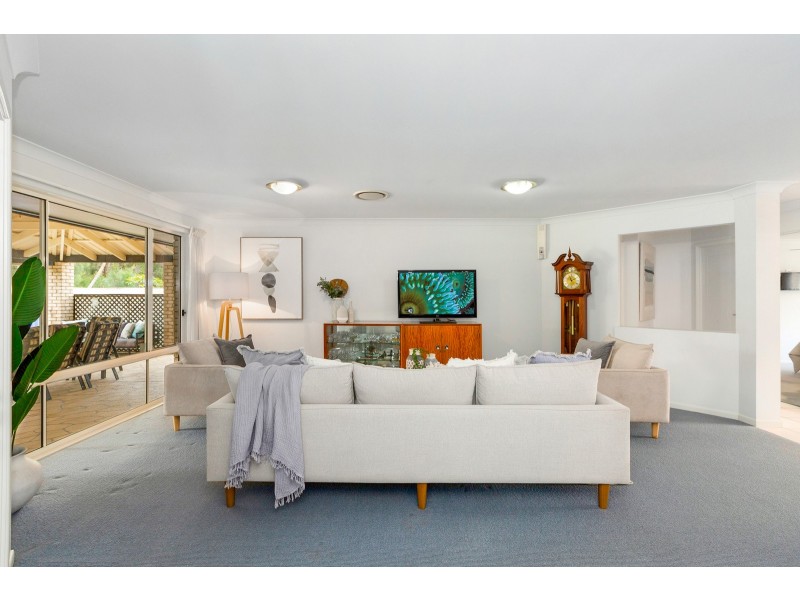 25 Foxhill Place, Banora Point NSW 2486