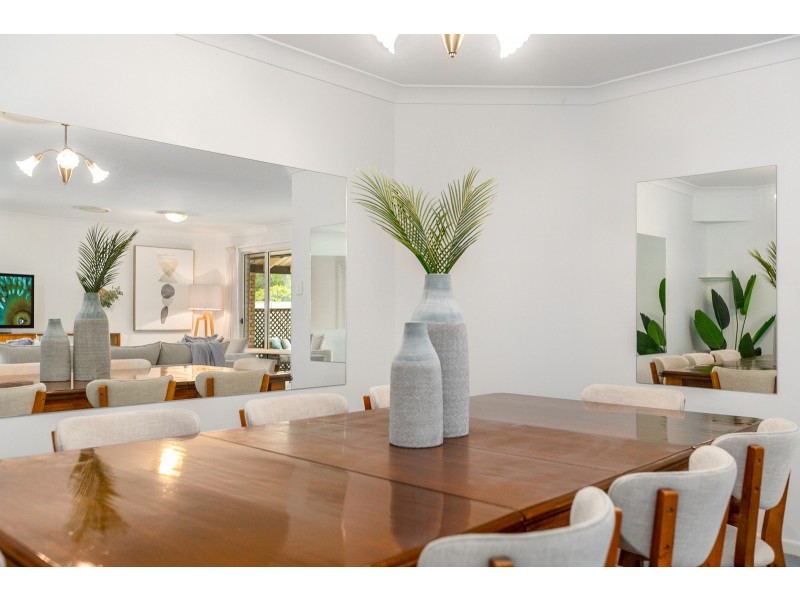 25 Foxhill Place, Banora Point NSW 2486