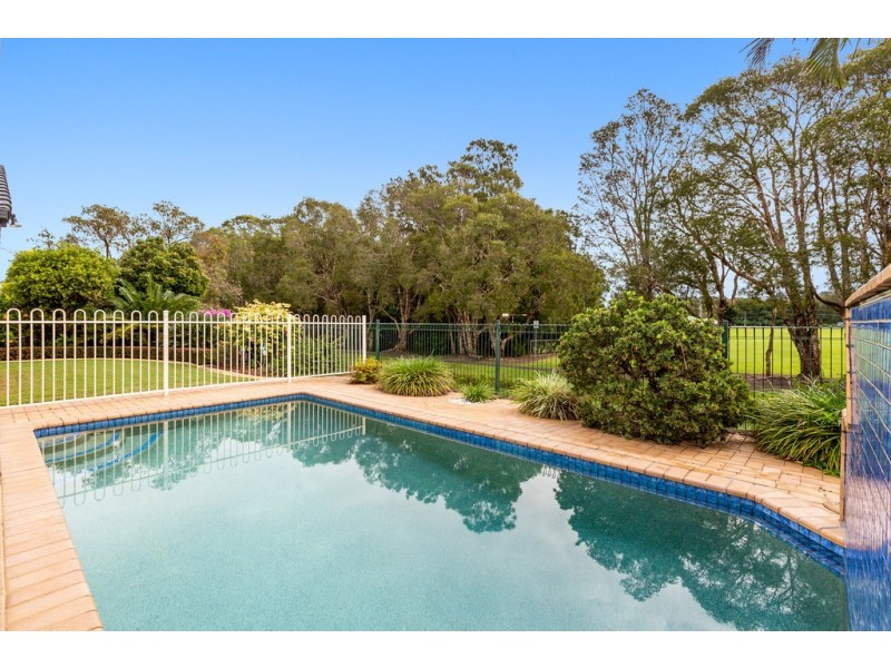 25 Foxhill Place, Banora Point NSW 2486