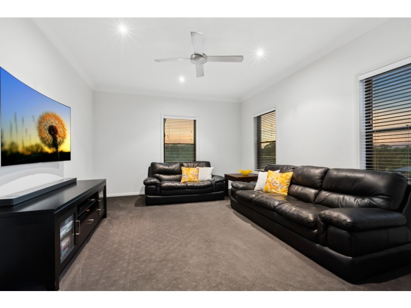 121 Newcastle Drive, Pottsville NSW 2489