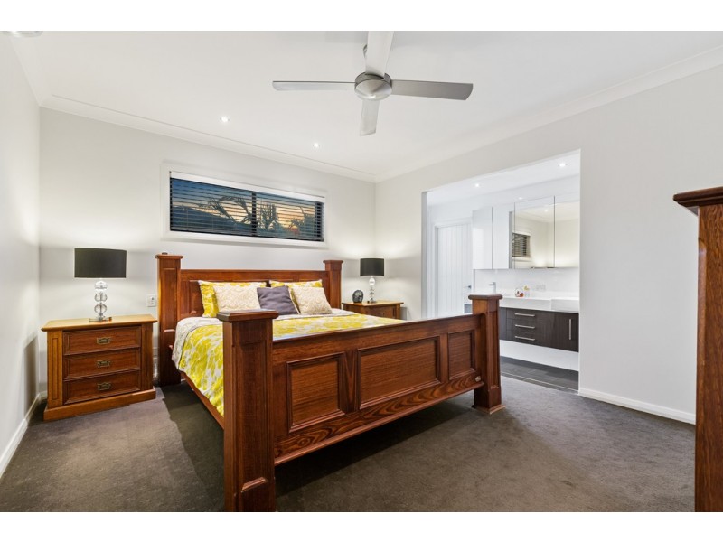 121 Newcastle Drive, Pottsville NSW 2489