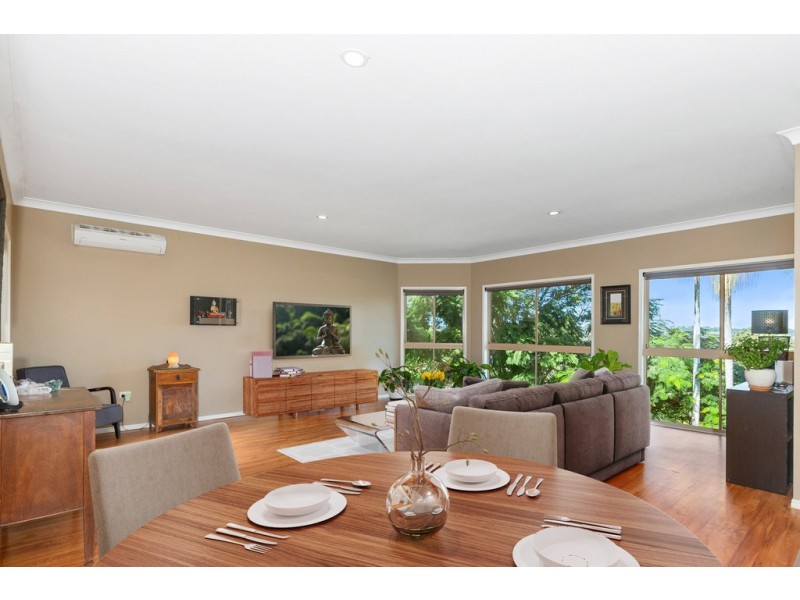 32 Broadwater Esplanade, Bilambil Heights NSW 2486
